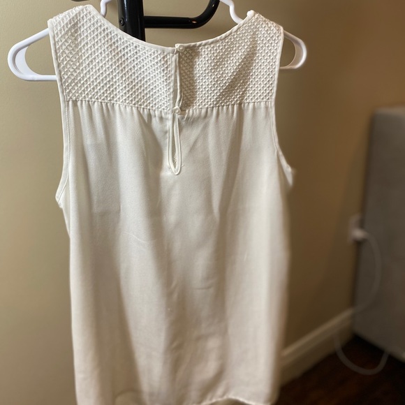 White flowy blouse - Picture 3 of 4